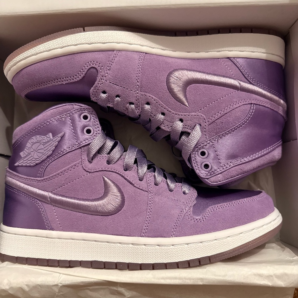 Air Jordan 1 Retro SOH Season of Her Orchid Purple, Size 7.5 - NIB